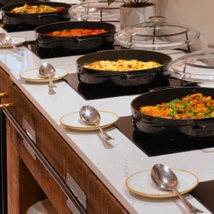 Premium 4* Dinner Buffet With Beverages For 1-4 Guests Dubai