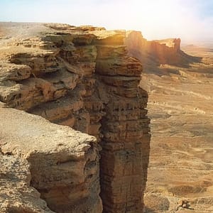 غروب الشمس على حافة العالم وزيارة كهف الخفافيش الغامض في الرياض at صاد سكوير