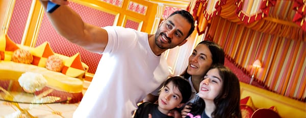 Inside Burj Al Arab Tour + Soft Beverage - Experiences - Image 3