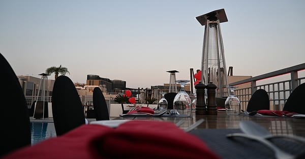 4* Pool Access W/Credit For F&B Dubai - Image 2