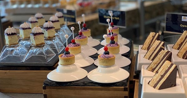 5* Saturday Brunch W/Optional Pool Access: Child Aed 75, Adult Aed 149 Abu Dhabi - Image 6