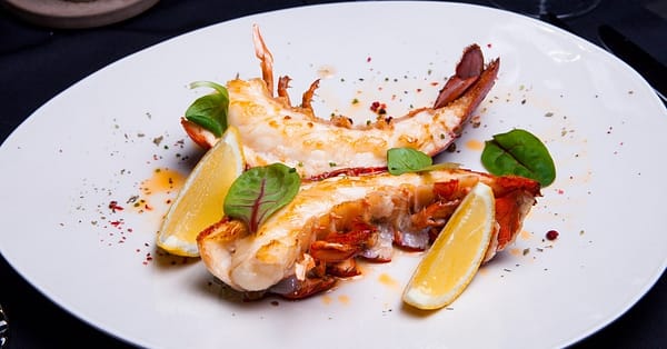 5* Seafood Theme Night Buffet W/Beverage For A Child Or Up To 4 Adults Abu Dhabi - Image 6