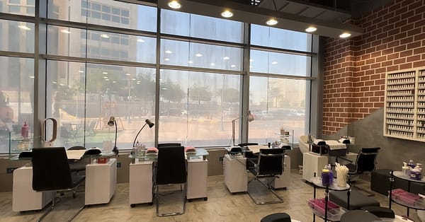 60-Minute Dr. Renaud Azulene Treatment Package At Mad Lillies Salon Dubai - Image 2