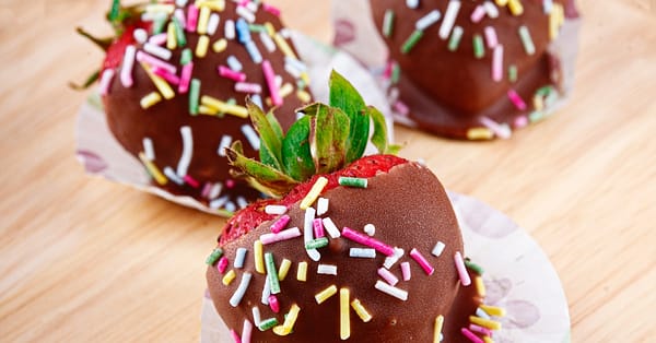 Aed 100 Towards Treats Boxes Dubai - Image 19