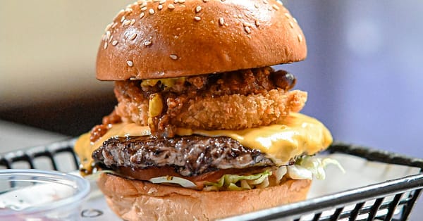 Choice Of Any 1, 2 Or 4 Burger With 2, 4 Or 8 House/Soft Beverages Dubai - Image 4