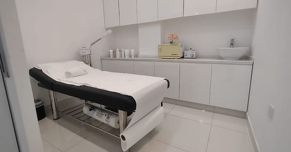 Hair Spa Treatment With Threading At Allure Beauty Lounge Dubai - Image 3