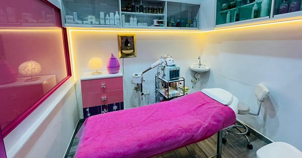 Classic And/Or Gel Manicure & Pedicure, Or Acrylic Nail Gel Extensions Dubai - Image 7
