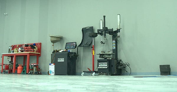 Classic Car Service / Repair Dubai - Image 4