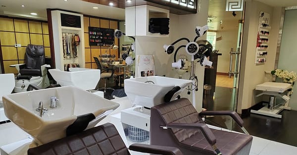 Classic Manicure And Pedicure Dubai - Image 2