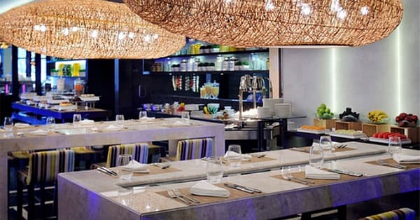 Dinner Buffet With Free-Flowing Beverages For 1 Child Or Upto 4 Adults Dubai - Image 2