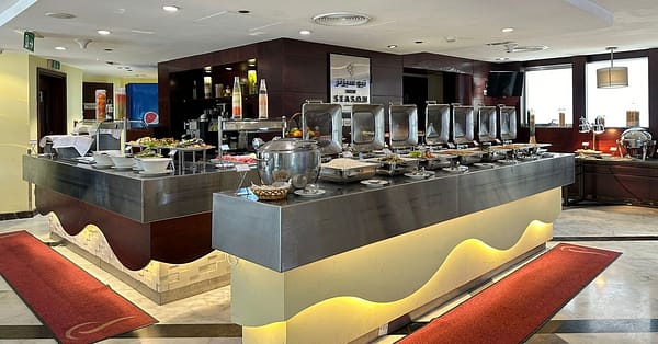 Dinner Buffet With One Soft Beverage (Pool Access) Dubai - Image 3
