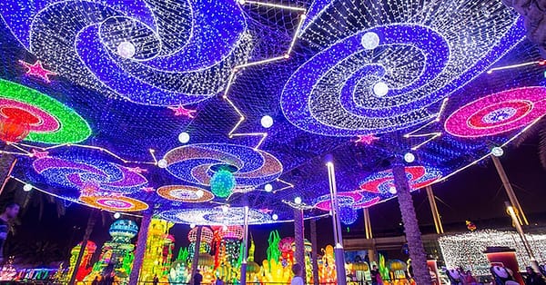 Dubai Frame, The Lost Chambers Aquarium, Wild Wadi Waterpark, & More! Dubai - Image 7