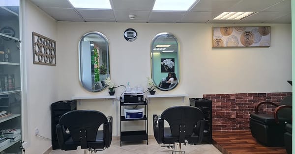 Enjoy A 60 Minute Hydra Facial With Blow Dry Or Manicure & Pedicure Abu Dhabi - Image 3