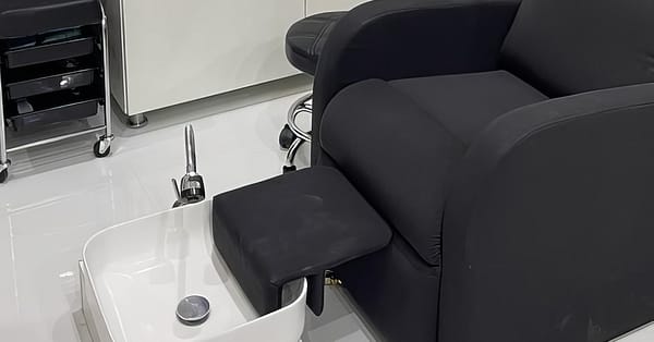 Fruit Or Gold, Or Whitening Facial At Creative Hairs Care Ladies Salon Dubai - Image 2