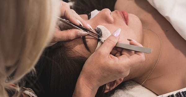 Full Set Of Individual Eyelash Extensions With Eyebrow Tinting Service National Deal - Image 9