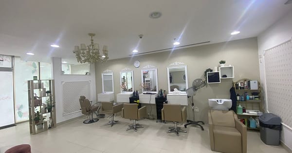 Maga Volume Eyelashes Dubai