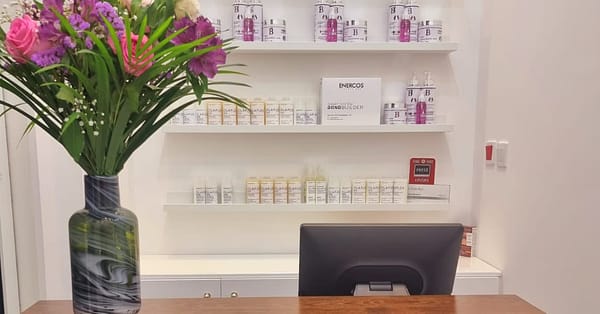 Get Your Glam On With Luxe Mani-Pedi Dubai - Image 7