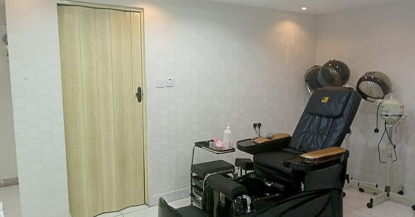 Hair Treatment, Wash And Blow-Dry Abu Dhabi - Image 4