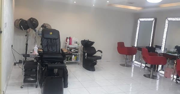Hair Treatment, Wash And Blow-Dry Abu Dhabi - Image 5