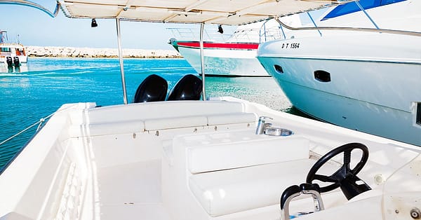 Luxury Yacht Or Fishing Tarrad Rental At Luxury Yachts Dubai - Image 3