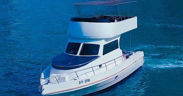Luxury Yacht Rentals For 1-3 Hours Dubai - Image 2