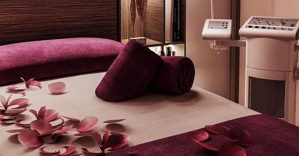 Men Or Women Spa Treatment With Manicure And Pedicure, And Blow-Dry Dubai - Image 8