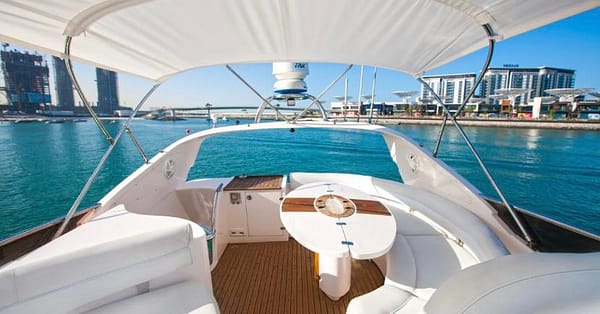 One-Hour Private Yacht Rental Dubai - Image 3
