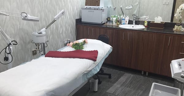 Pamper & Relax: Manicure, Pedicure, & Spa Treatment Dubai - Image 5