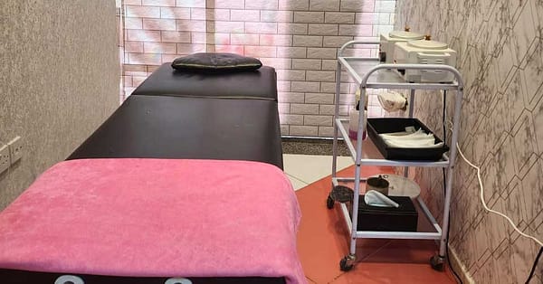 Pamper Yourself With One Session Of Classic Or Gel Mani-Pedi Dubai - Image 3