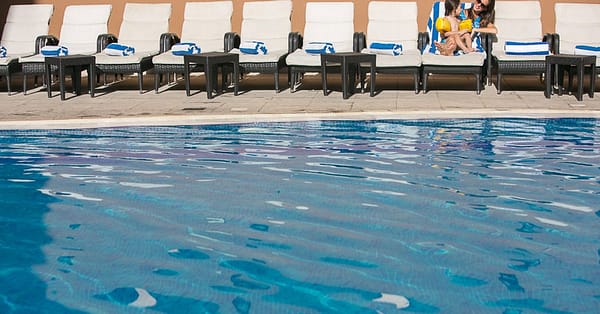 Pool And Fitness Facilities Access At Pool Bar At 4* Two Seasons Hotel Dubai - Image 7