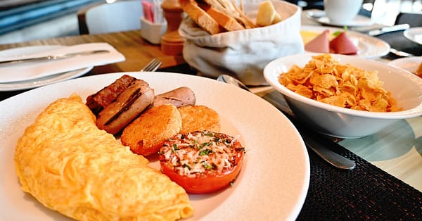 Premium Breakfast Buffet With Live Station And Hot Beverages Dubai - Image 2