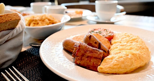 Premium Breakfast Buffet With Live Station And Hot Beverages Dubai - Image 3