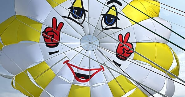 Soar Above Dubais Coastline With 30-Minute Parasailing For One Or Two Dubai - Image 4