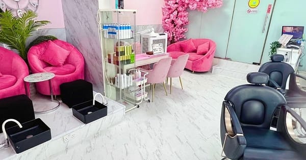 Transform Your Look: Hair Wash, Blow Dry, Haircut And Roots Touch Up Dubai - Image 3