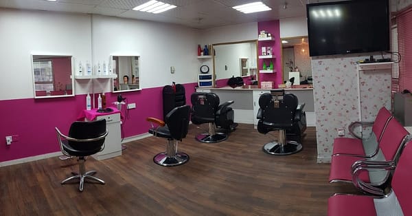 Wash, Cut, Condition And Blow-Dry Abu Dhabi - Image 3