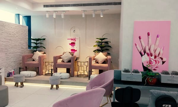 20, 30 Or 40 Minute Feet Reflexology, Classic Pedicure & More Dubai - Image 6