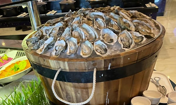 5* Seafood Theme Night Buffet W/Beverage For A Child Or Up To 4 Adults Abu Dhabi - Image 10