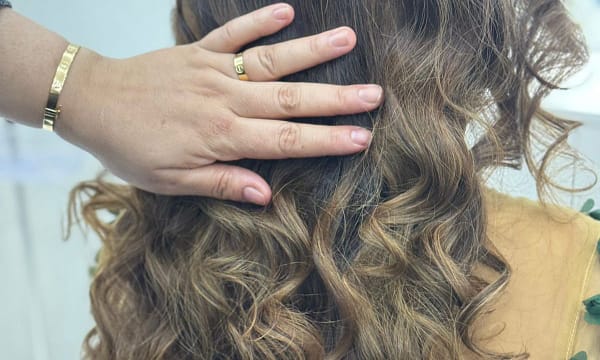 A Hair Wash, Blowdry, Haircuts, Hot Oil Treatment, Hairmask & More Dubai - Image 5